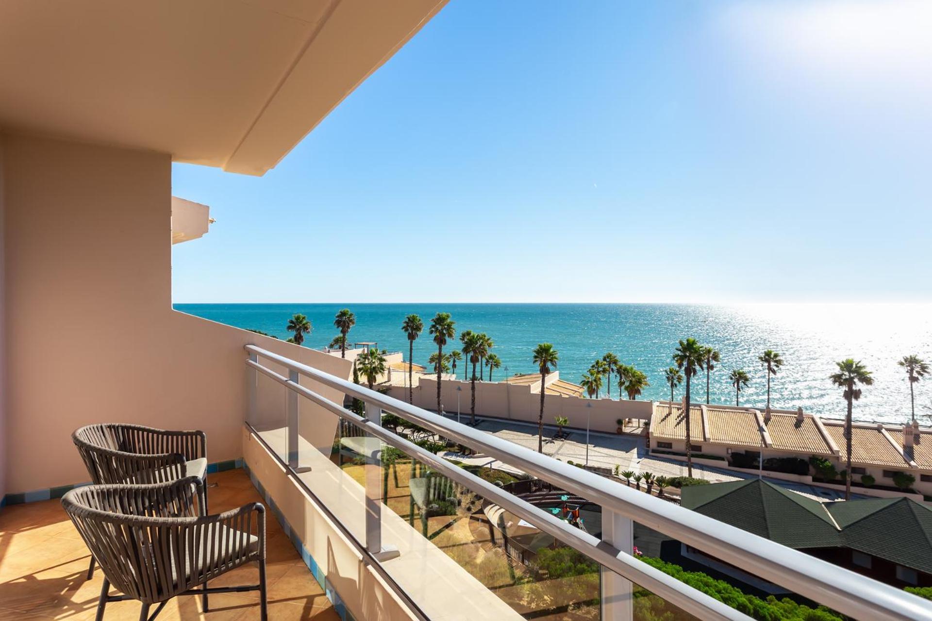 Double or Twin Room Sea View